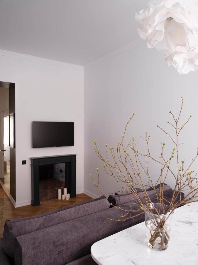 Apartamentų viešbutis Miro Skolas - Quiet Chic, Free Parking, Self Check-in Riga